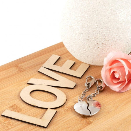 Impostazione ambientale dell'anello chiave cuore separabile inciso