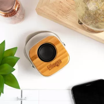 Altoparlante in legno Bluetooth inciso