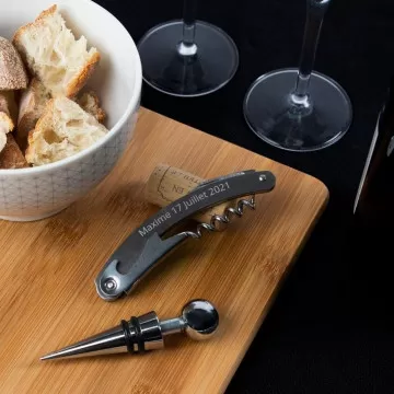 Cavatappi inciso su scatola sommelier