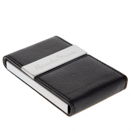 Incisione del testo del titolare della carta in pelle e metallo Incisione del testo del titolare della carta in pelle e metallo