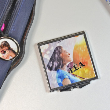 Specchio tascabile quadrato in metallo personalizzabile