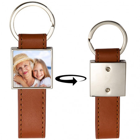 Portachiavi in pelle lungo quadrato marrone foto Portachiavi in pelle lungo quadrato marrone foto