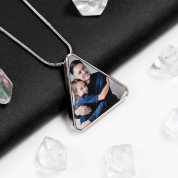 Collana con pendente a triangolo fotografico