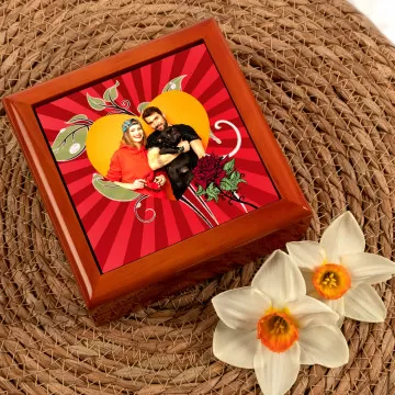 Scatola in legno a tema cuore con personalizzazione fotografica