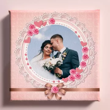 Dipingere tela con cuore e tema rosa