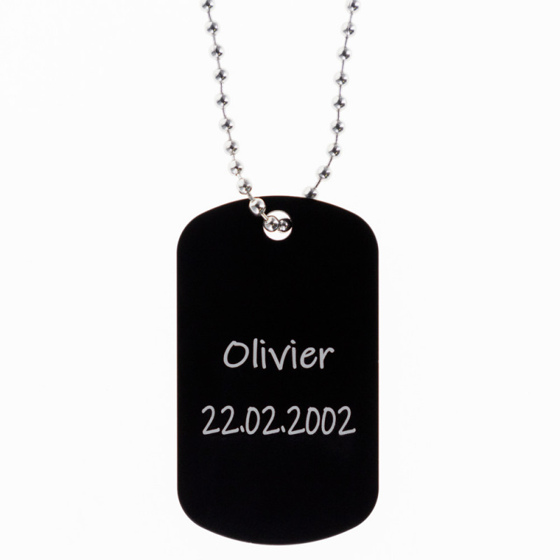 Collana dog tag nera personalizzata con incisione