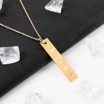 Collana con placca iniziale e cuore inciso - Collana placcata oro