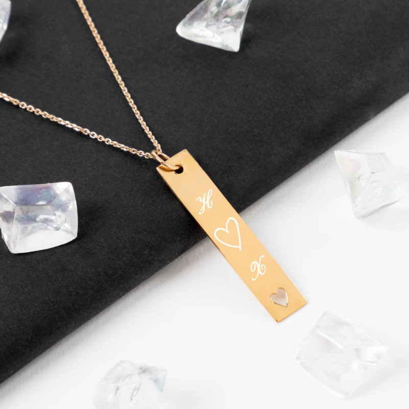 Collana in placcato oro con incisione iniziale