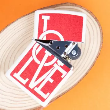 Accendino Zippo Love rosso opaco con incisione personalizzata sul retro