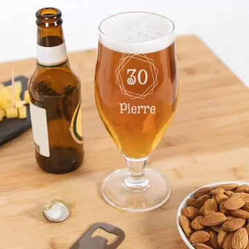 Bicchiere da birra personalizzato |Progettazione di compleanno |Incisione del testo