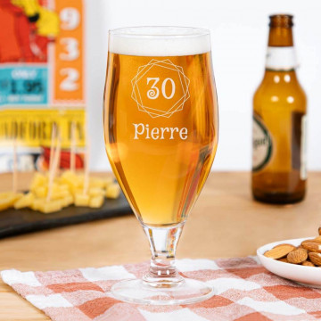 Bicchiere da birra personalizzato |Progettazione di compleanno |Incisione del testo