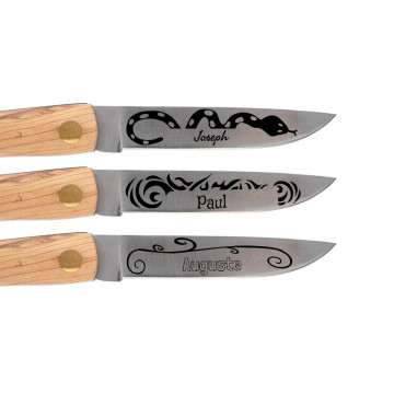 Coltello tattoo in legno personalizzato con incisione sulla lama