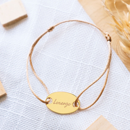 Bracciale in corda beige e placca in oro inciso Bracciale in corda beige e placca in oro inciso