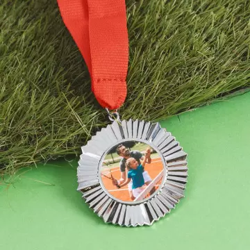 Medaglia sportiva argentata personalizzata