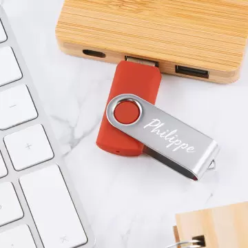 Chiave USB incisa da 16 GB twister rossa