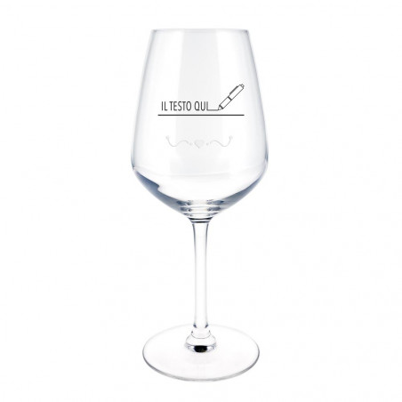 Design cuore in vetro di vino bianco con incisione di testo Design cuore in vetro di vino bianco con incisione di testo