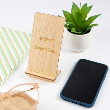 Porta smartphone in legno inciso con testo