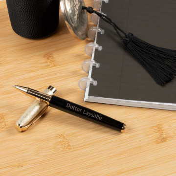Penna roller personalizzata incisa in nero e oro