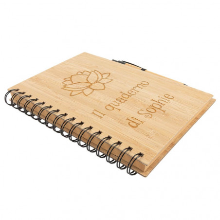 Quaderno a spirale con copertina in legno inciso Quaderno a spirale con copertina in legno inciso