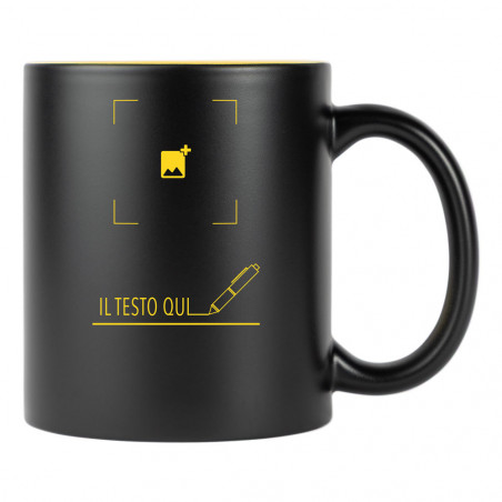 Tazza nera e gialla incisa