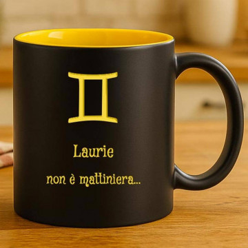 Tazza nera incisa gialla