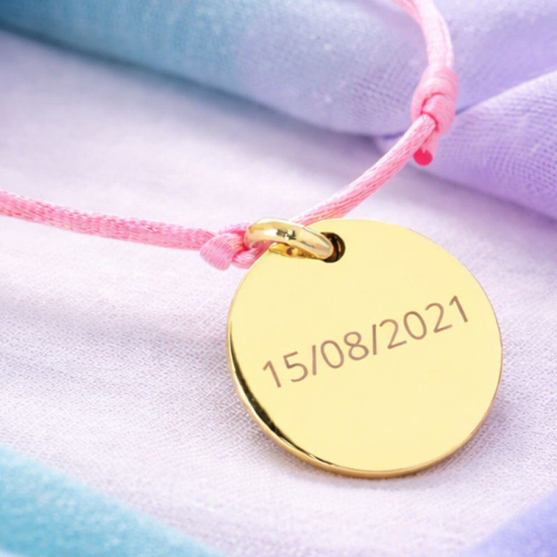 Bracciale con medaglione rotondo placcato oro personalizzato