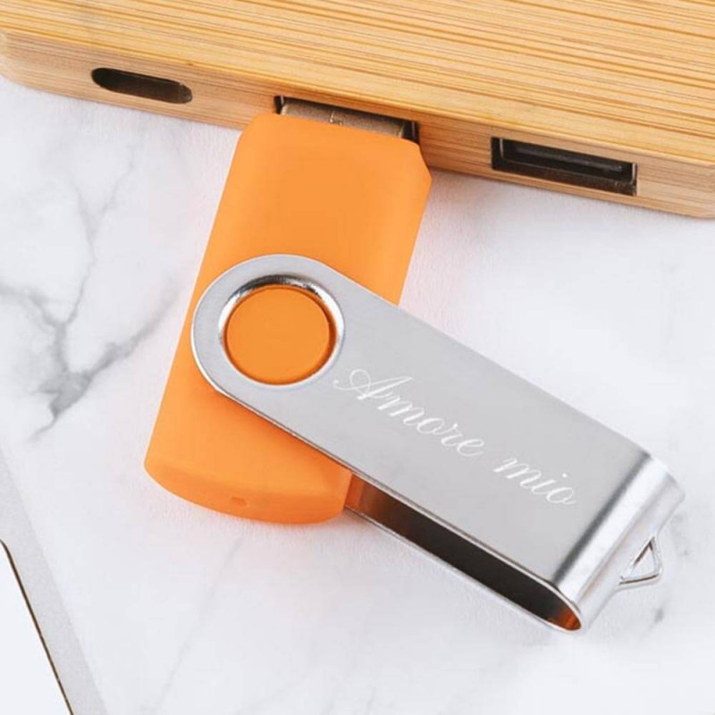 Chiavetta USB arancione personalizzata