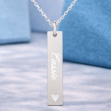 Collana con pendente verticale cuore in argento