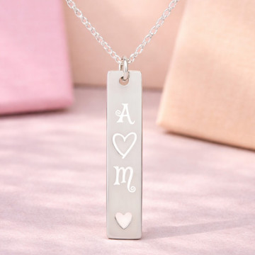 Collana con pendente verticale cuore e iniziali in argento
